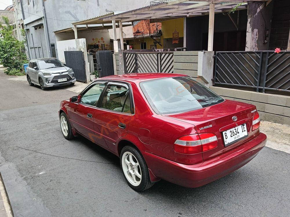 Mobil Toyota Corolla 2000