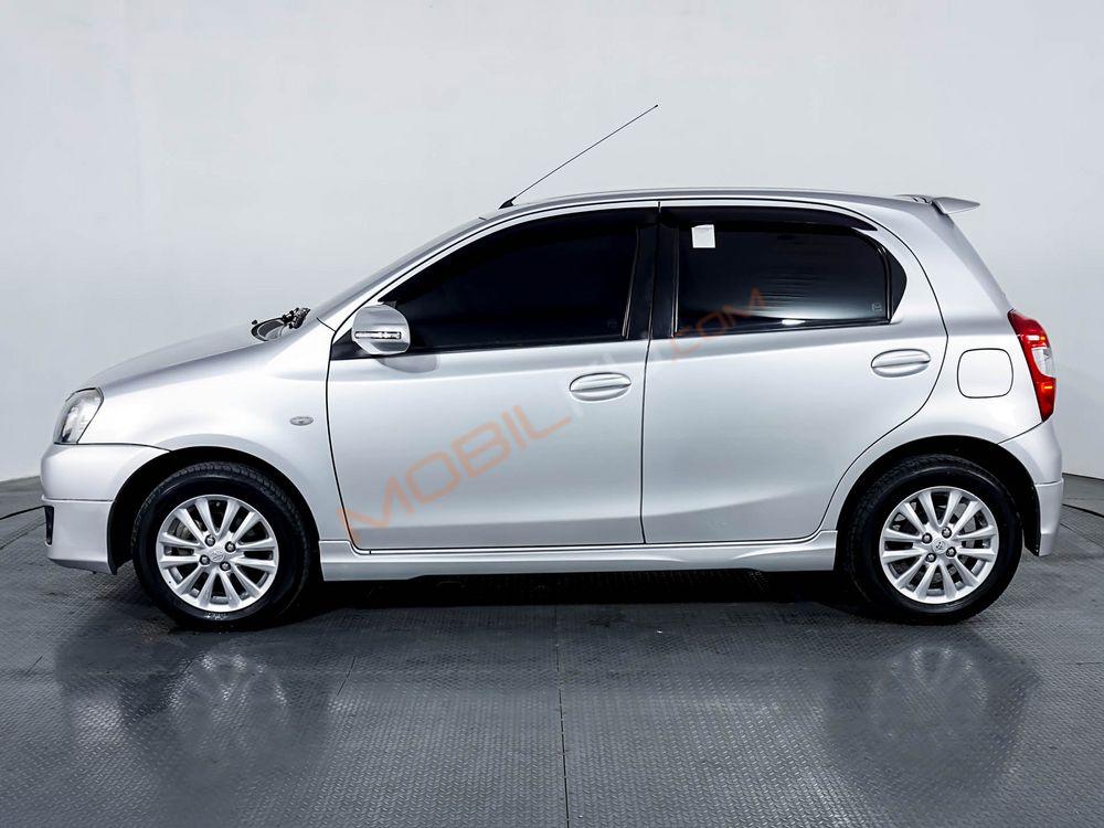 Mobil Toyota Etios 2016