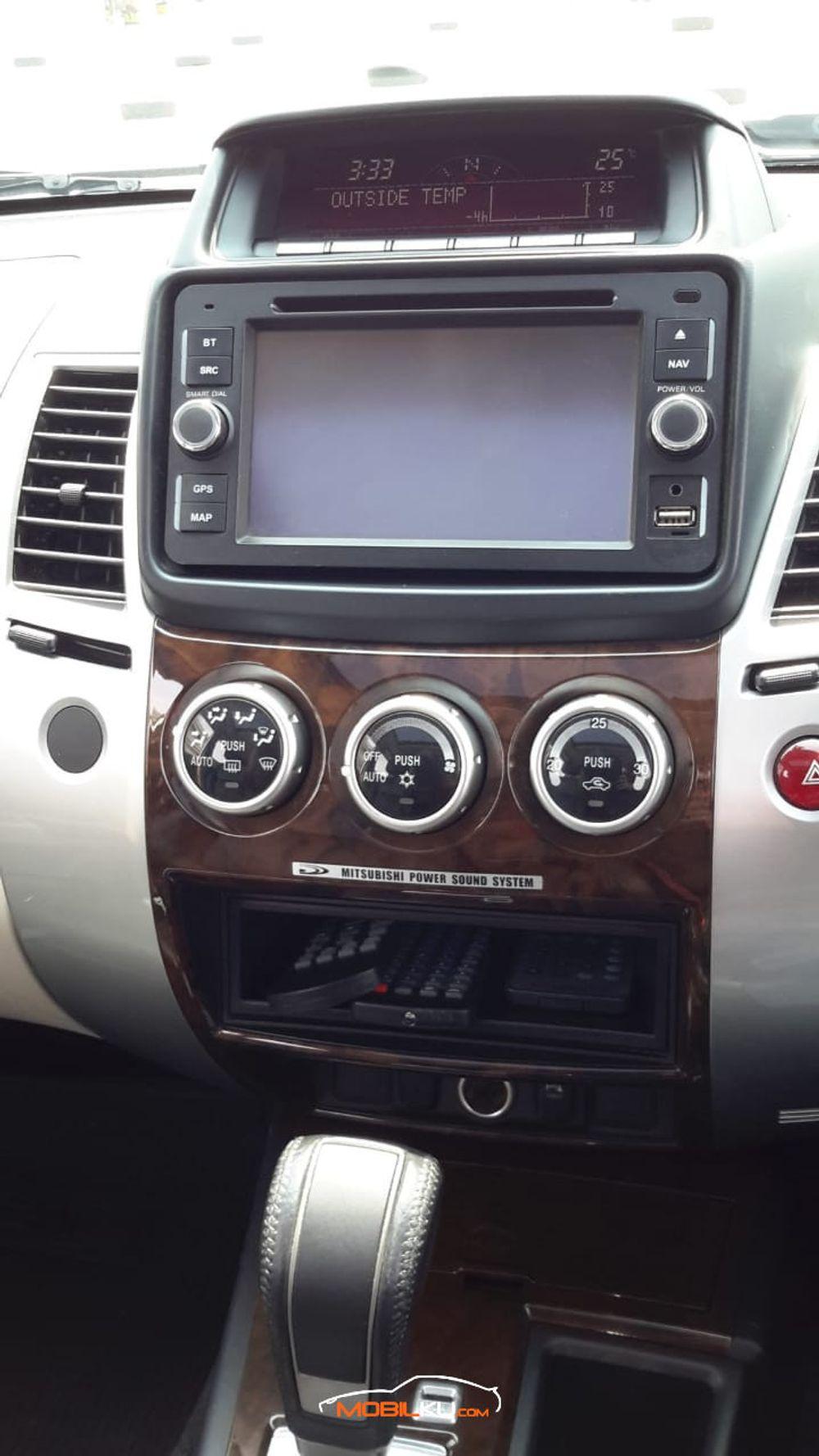 Mobil Mitsubishi Pajero Sport 2015