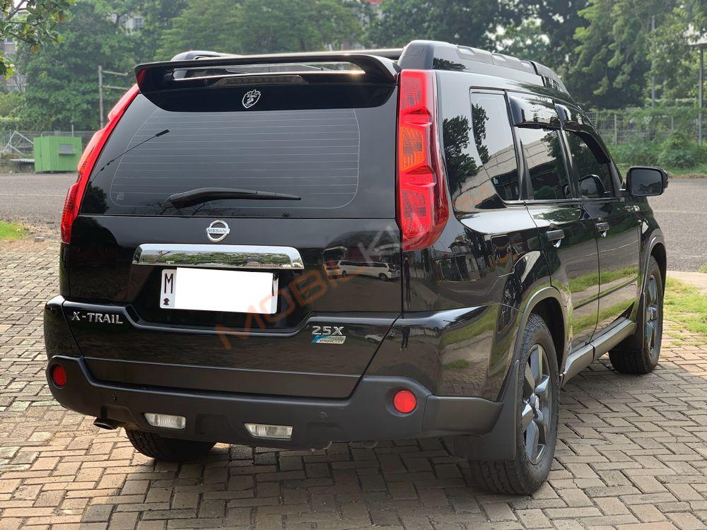 Mobil Nissan X-Trail 2008