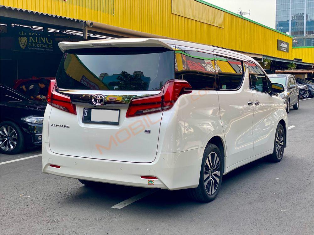 Mobil Toyota Alphard 2020