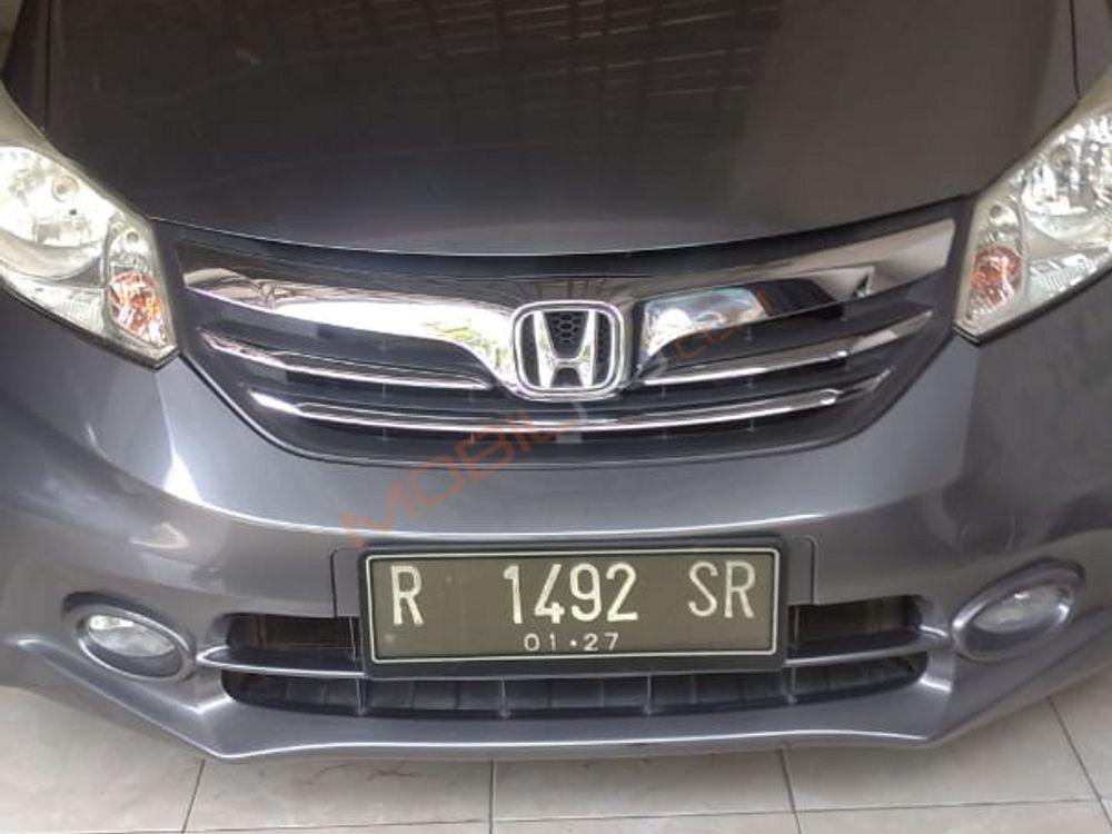Mobil Honda Freed 2012