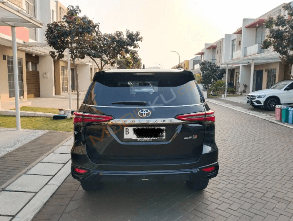 Mobil Toyota Fortuner 2024