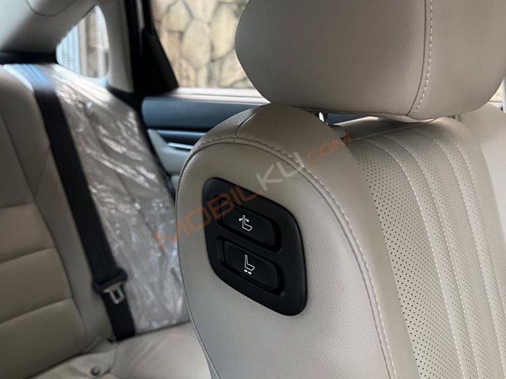 Mobil Honda Accord 2019