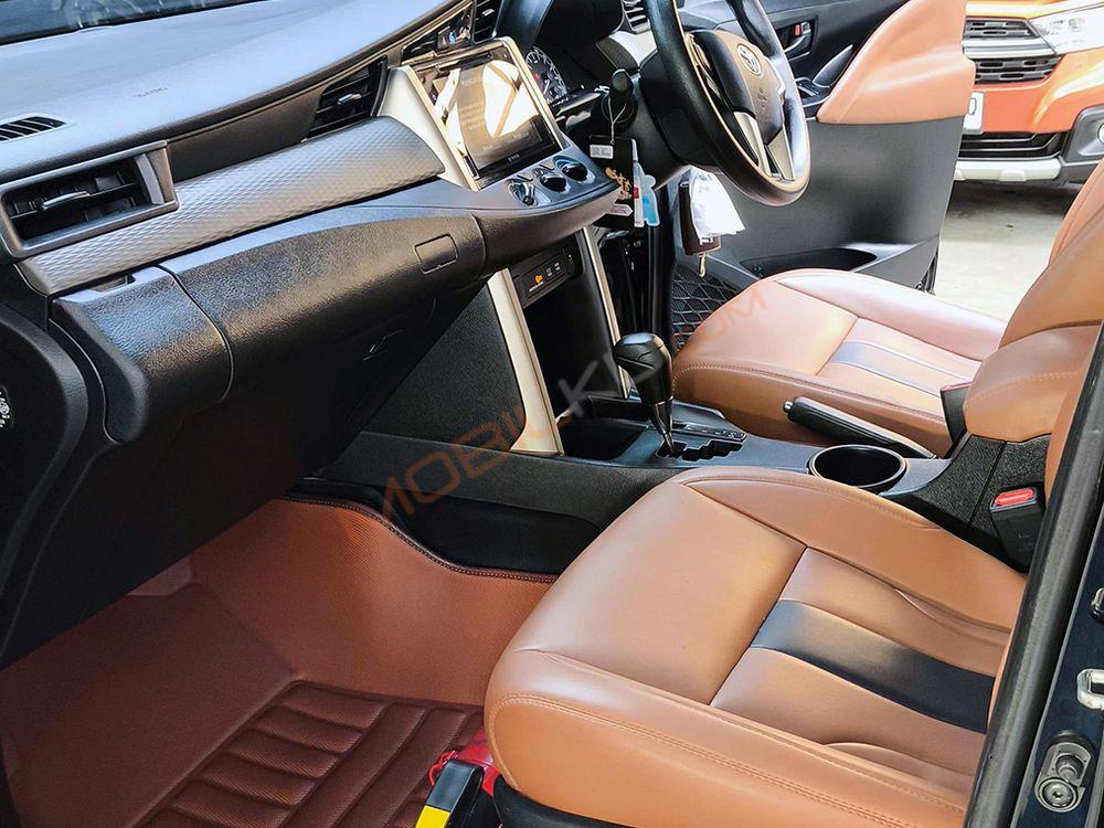 Mobil Toyota Kijang Innova 2022