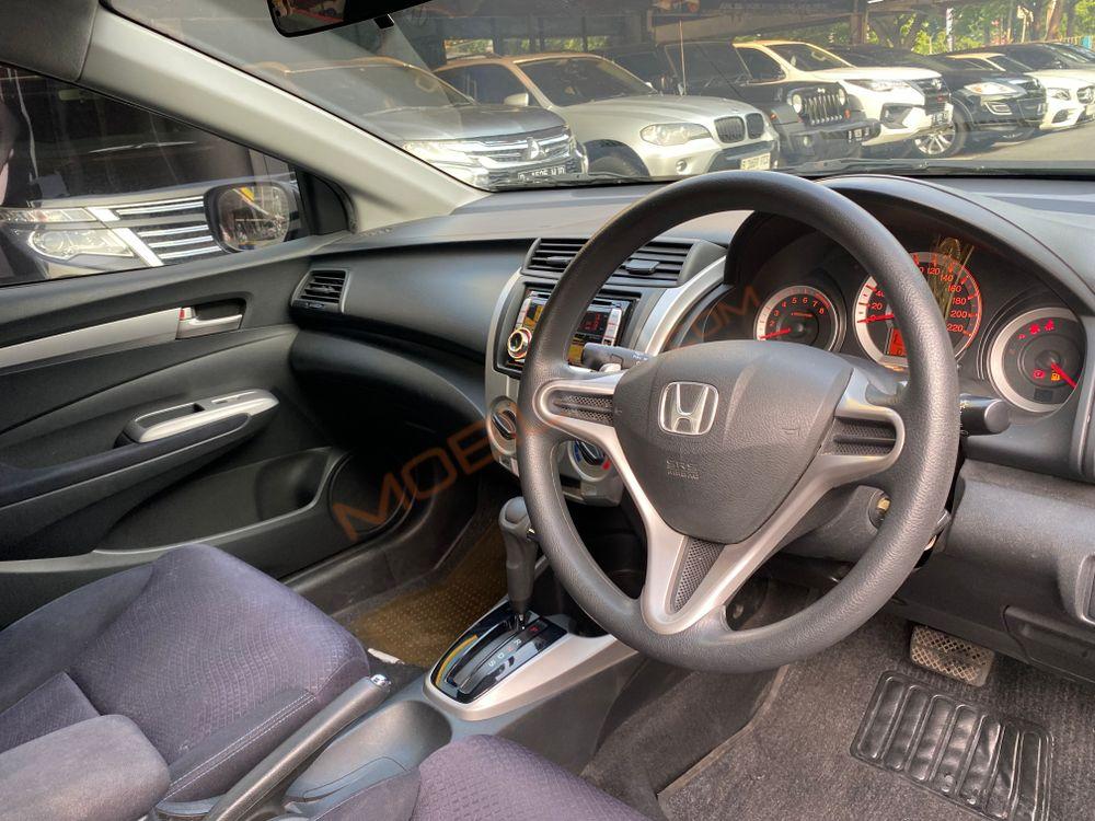Mobil Honda City Sedan 2009