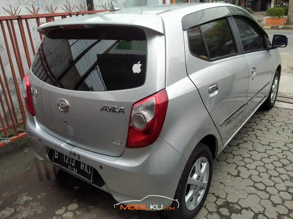 Mobil Daihatsu Ayla 2013