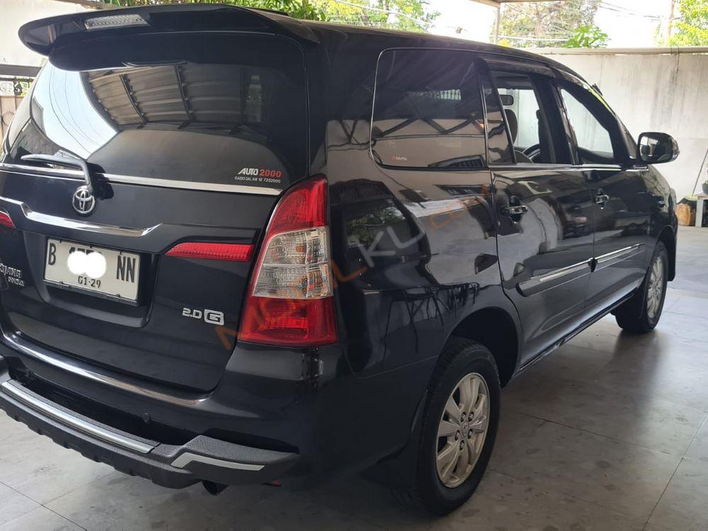 Mobil Toyota Kijang Innova 2014