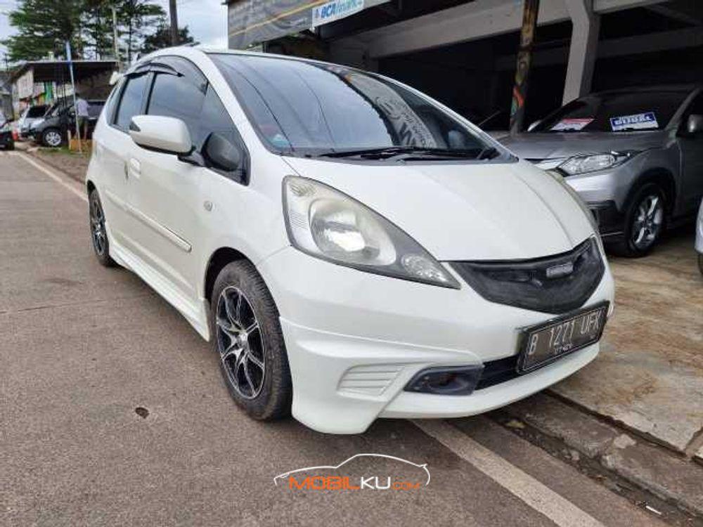 Mobil Honda Jazz 2009