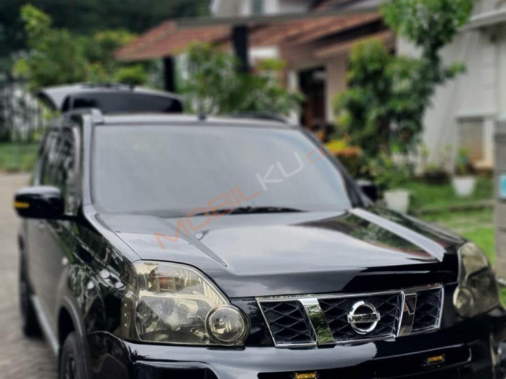 Mobil Nissan X-Trail 2009