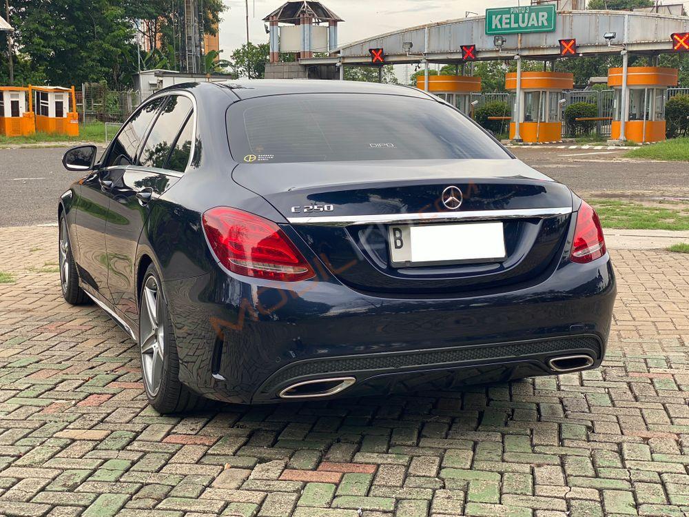 Mobil Mercedes-Benz C-Class 2016