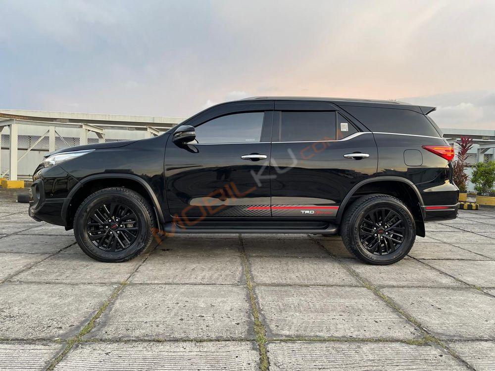 Mobil Toyota Fortuner 2020
