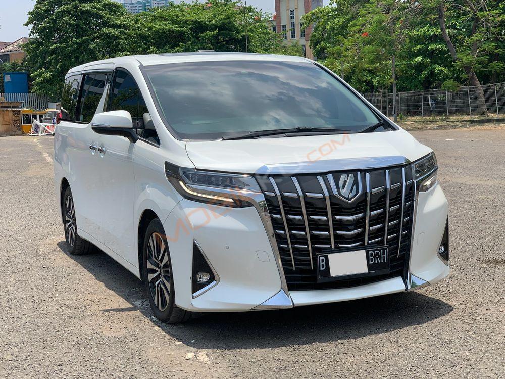 Mobil Toyota Alphard 2020