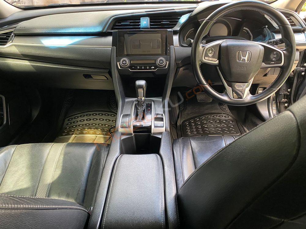 Mobil Honda Civic Sedan 2017