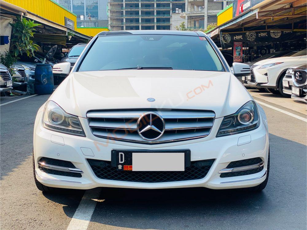 Mobil Mercedes-Benz C-Class 2013