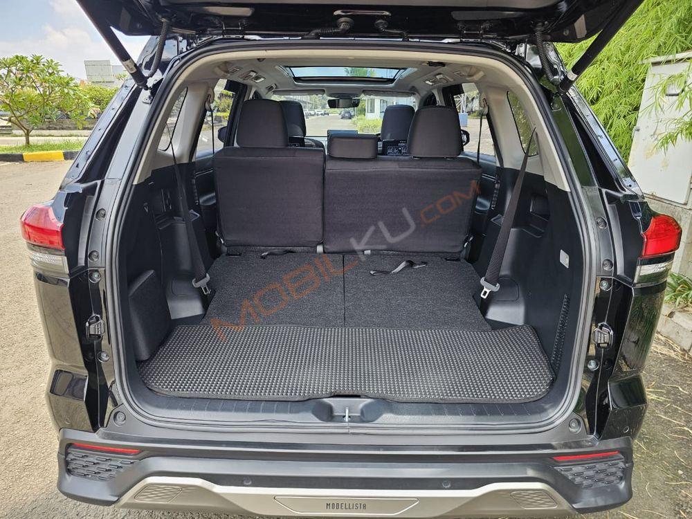 Mobil Toyota Kijang Innova Zenix 2023