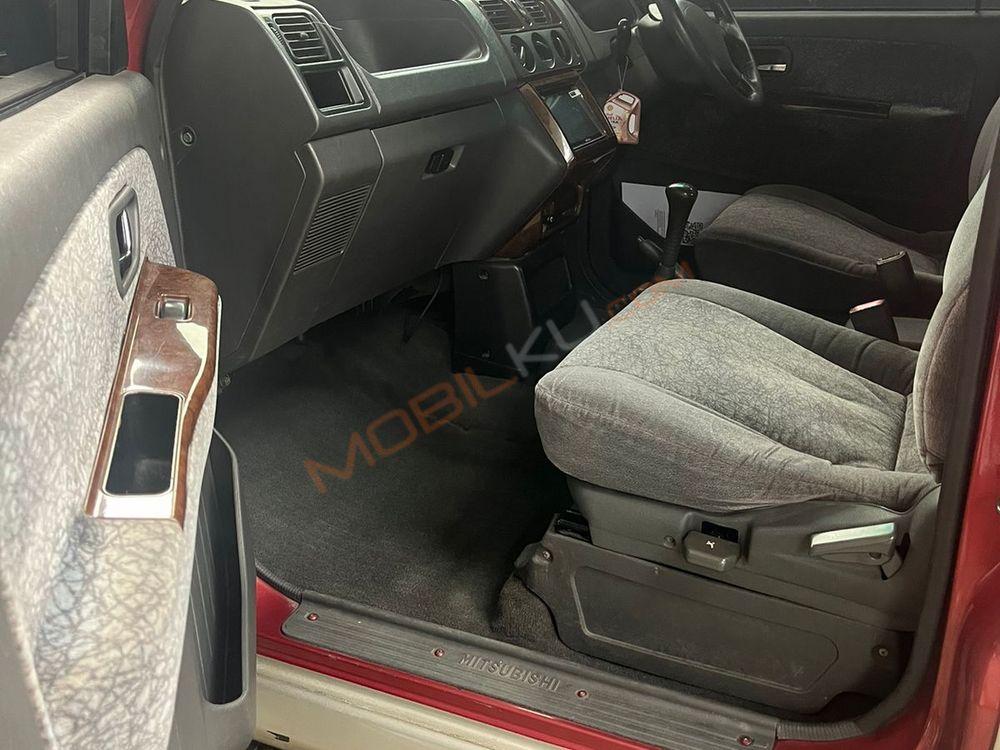 Mobil Mitsubishi Kuda 2002