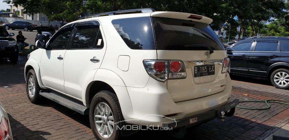 Mobil Toyota Fortuner 2015