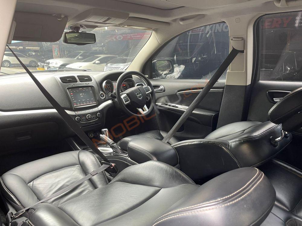 Mobil Dodge Journey 2013