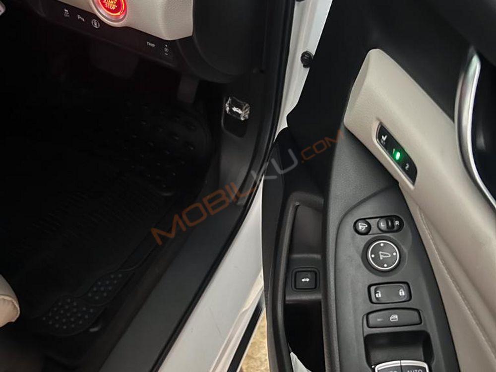 Mobil Honda Accord 2019