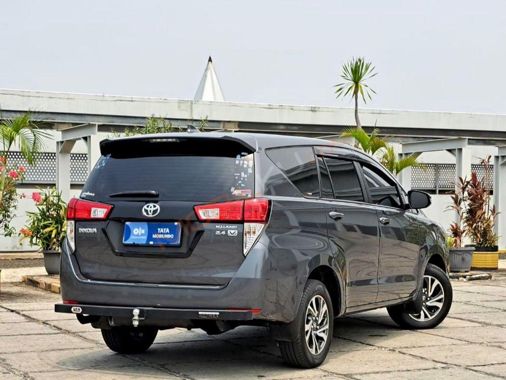 Mobil Toyota Kijang Innova 2022