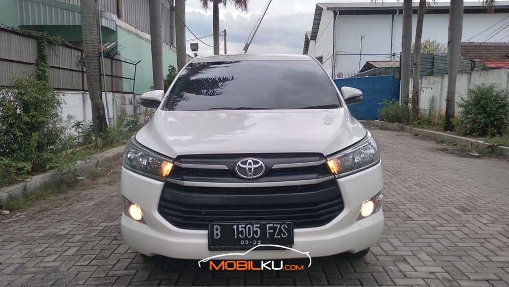 Mobil Toyota Kijang Innova 2017