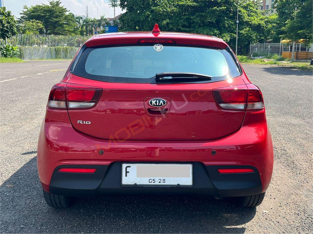 Mobil Kia Rio 2017