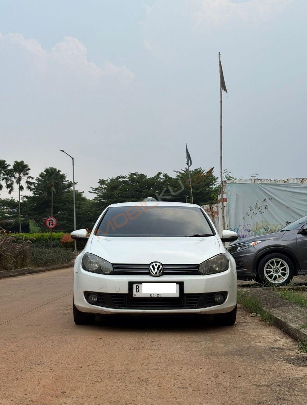 Mobil Volkswagen Golf 2012