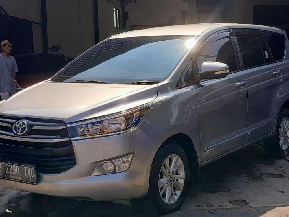 Mobil Toyota Kijang Innova 2016
