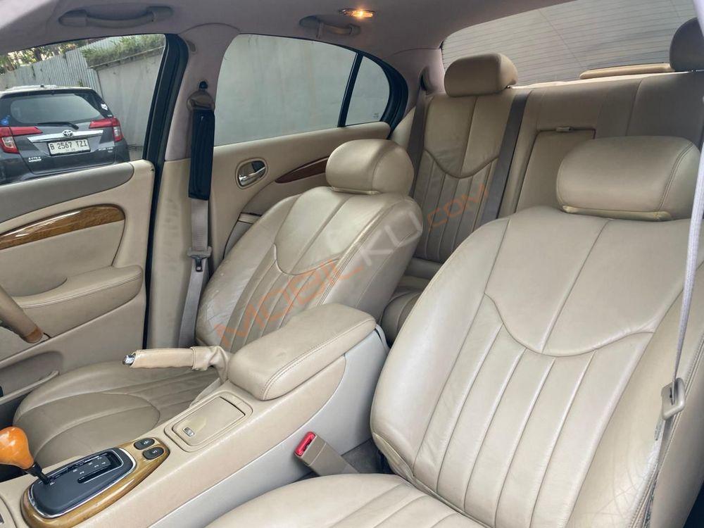 Mobil Jaguar S-Type 2002