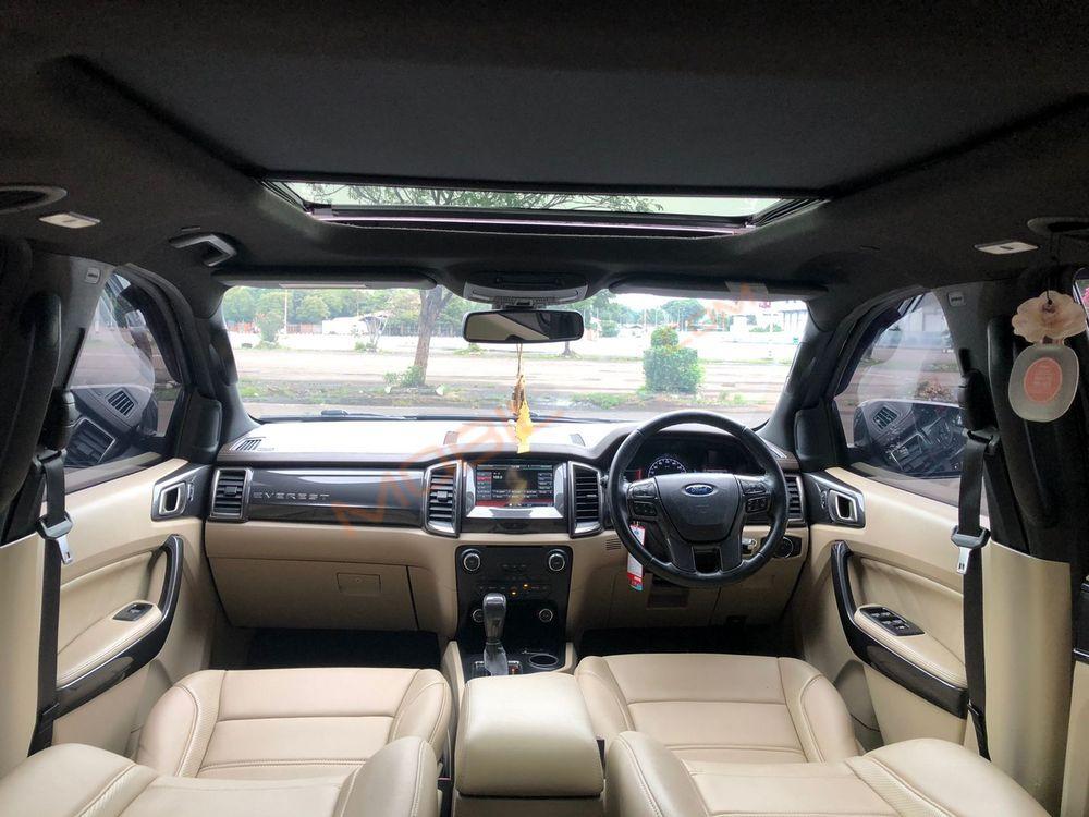 Mobil Ford Everest 2015