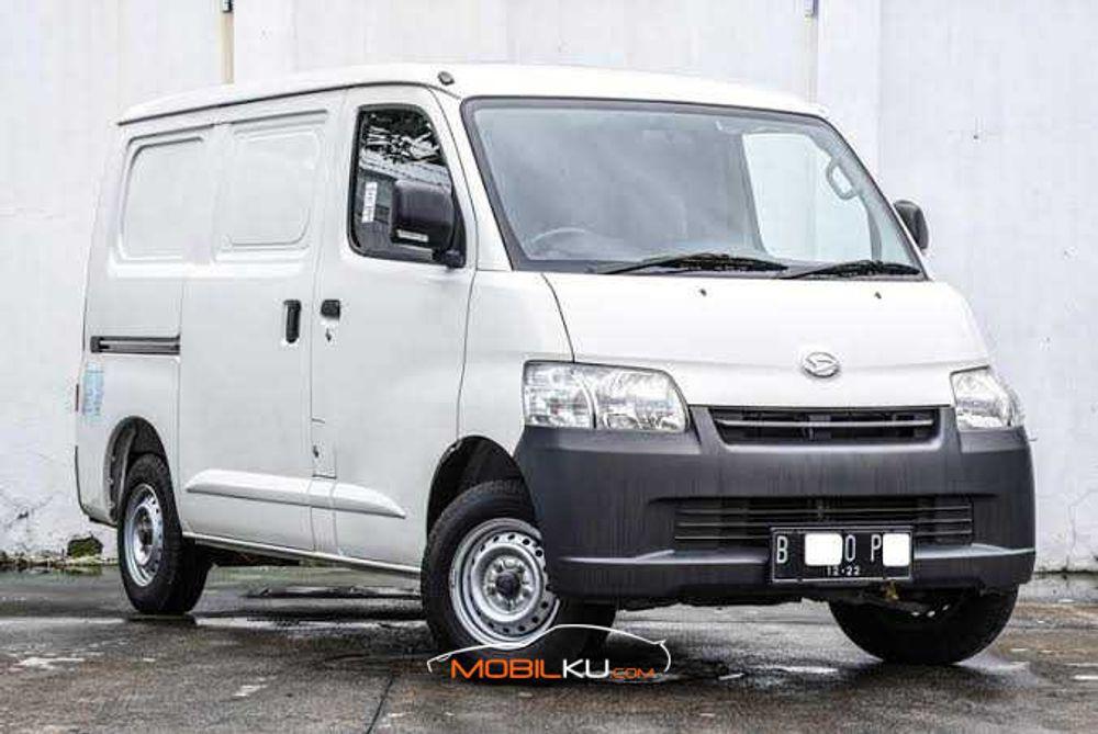 Mobil Daihatsu Gran Max 2021