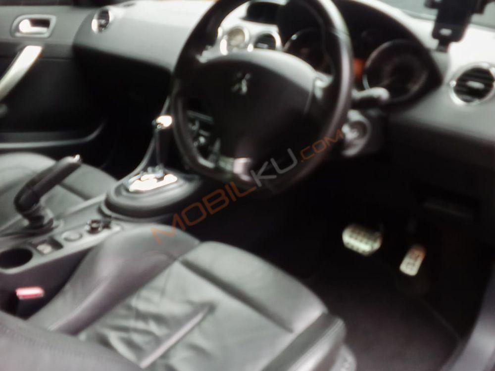 Mobil Peugeot RCZ 2012