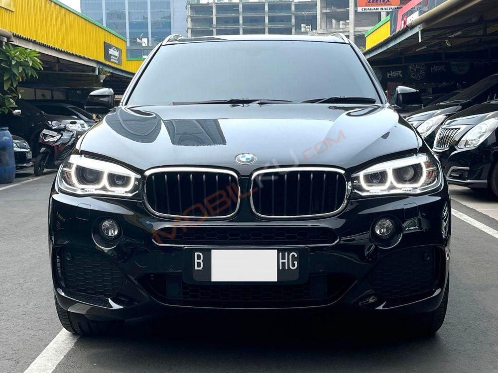 Mobil BMW X5 2015