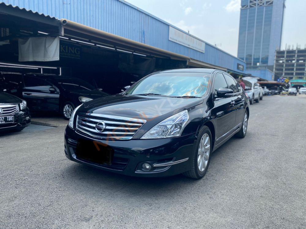 Mobil Nissan Teana 2010
