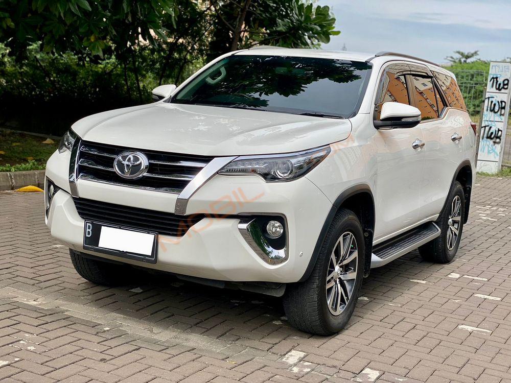 Mobil Toyota Fortuner 2021