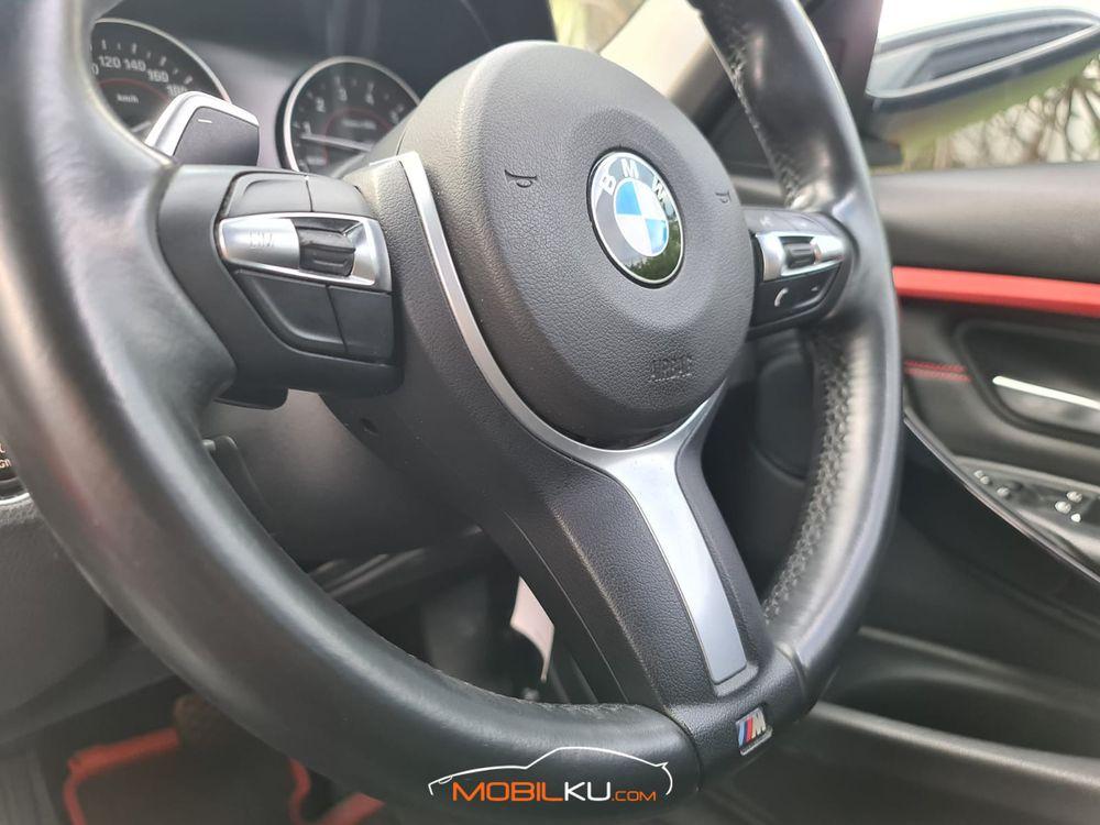 Mobil BMW 3 Series 2016