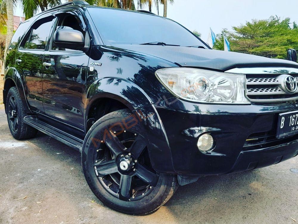 Mobil Toyota Fortuner 2006
