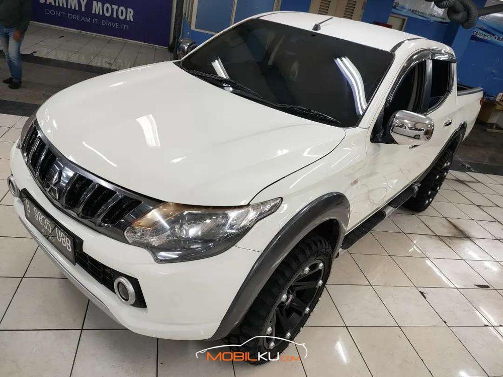 Mobil Mitsubishi Triton 2018