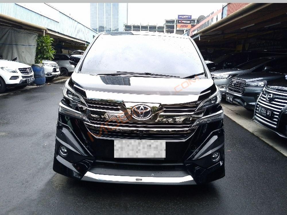 Mobil Toyota Alphard 2009
