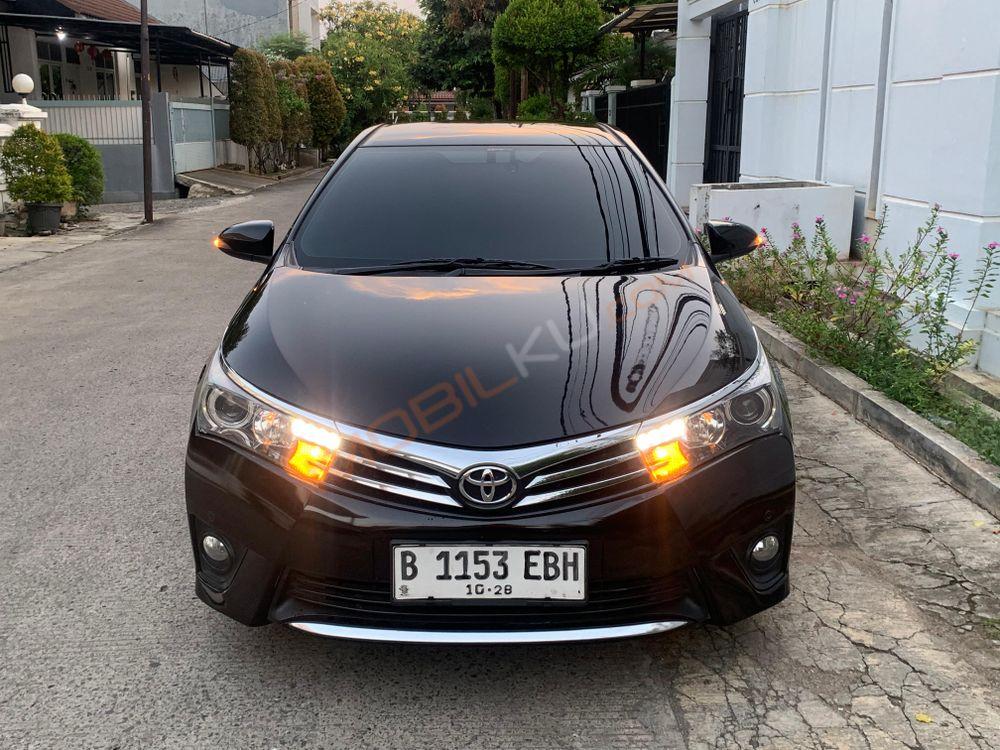 Mobil Toyota Corolla 2015
