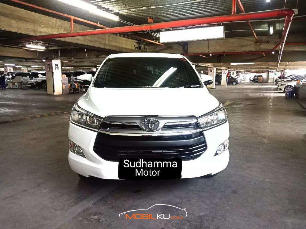 Mobil Toyota Kijang Innova 2016