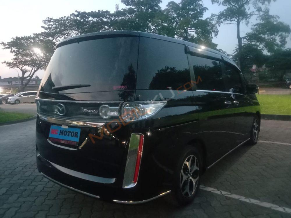 Mobil Mazda Biante 2012