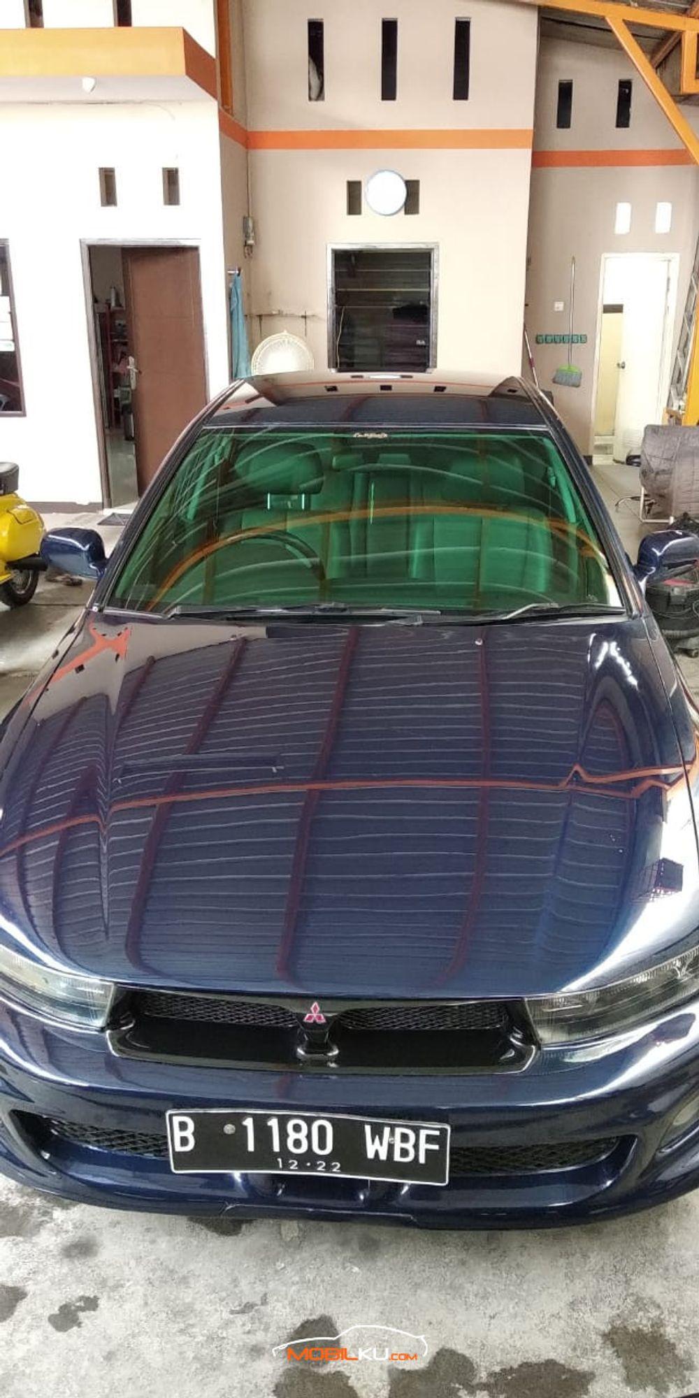 Mobil Mitsubishi Galant 1998