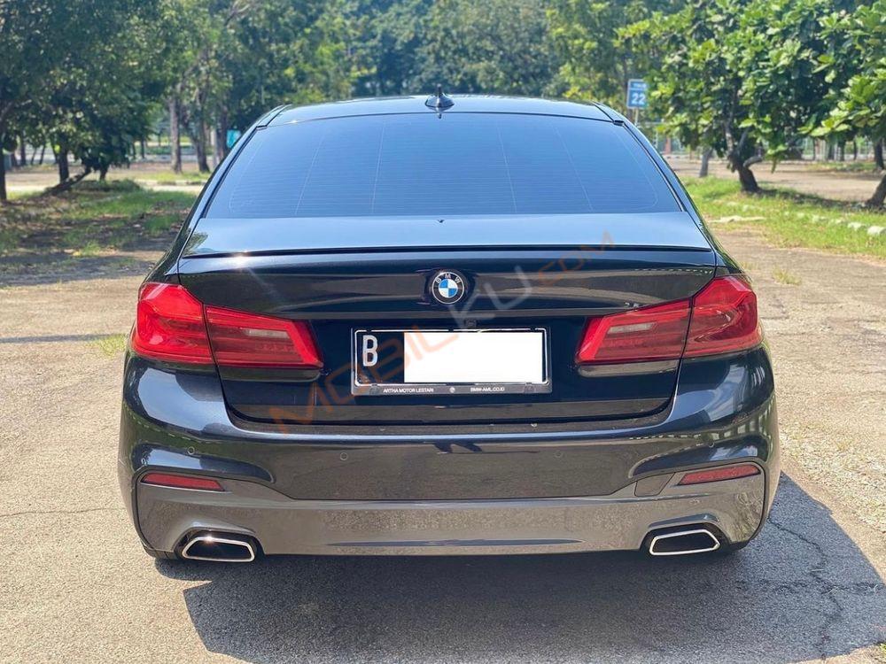 Mobil BMW 5 Series 2020