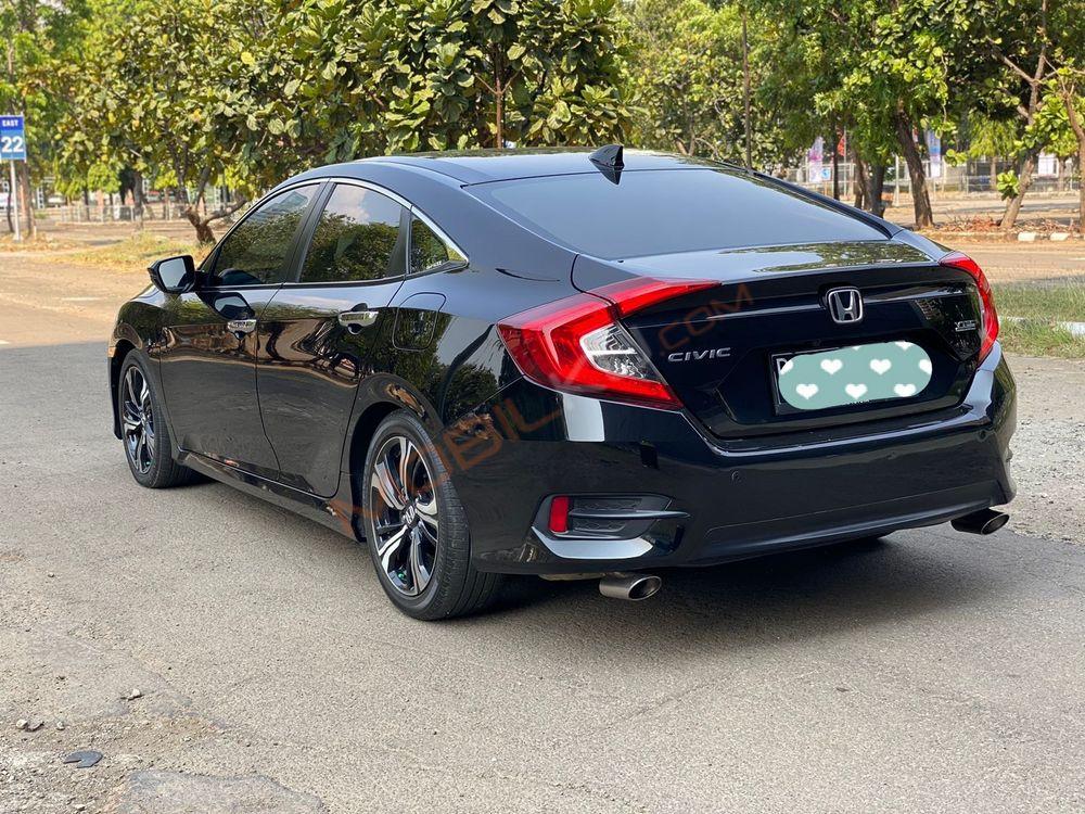 Mobil Honda Civic Sedan 2017