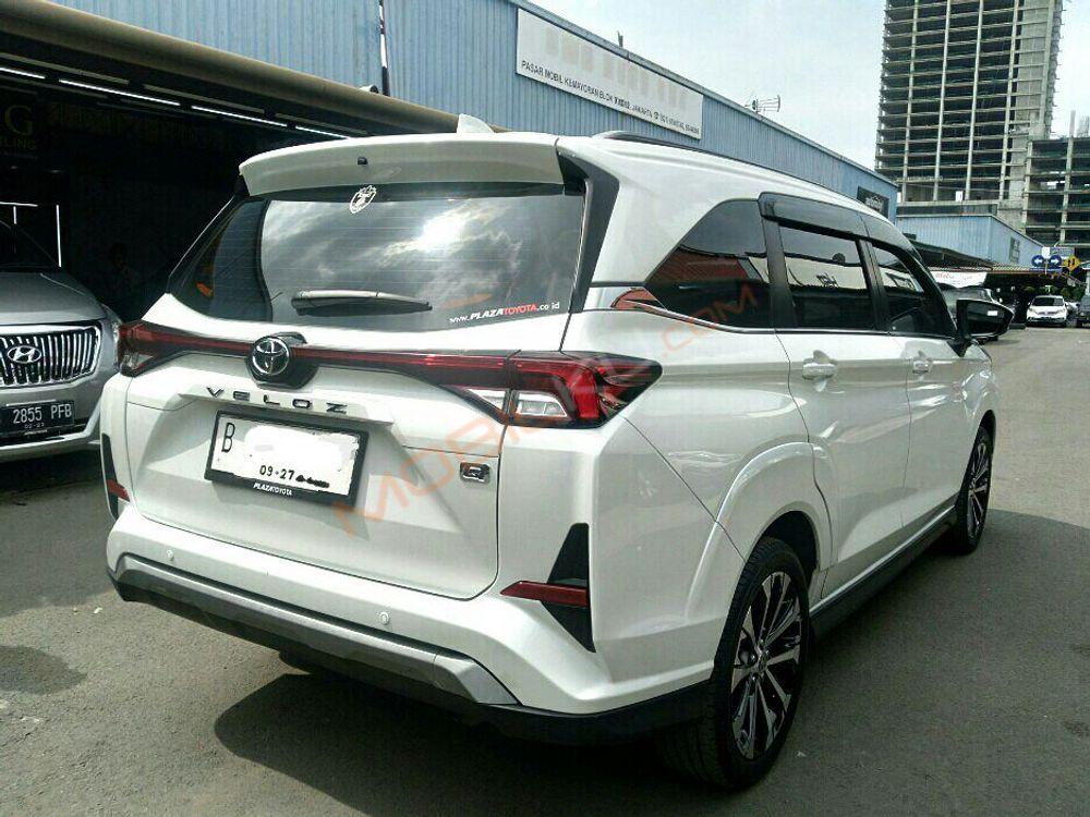 Mobil Toyota Veloz 2022