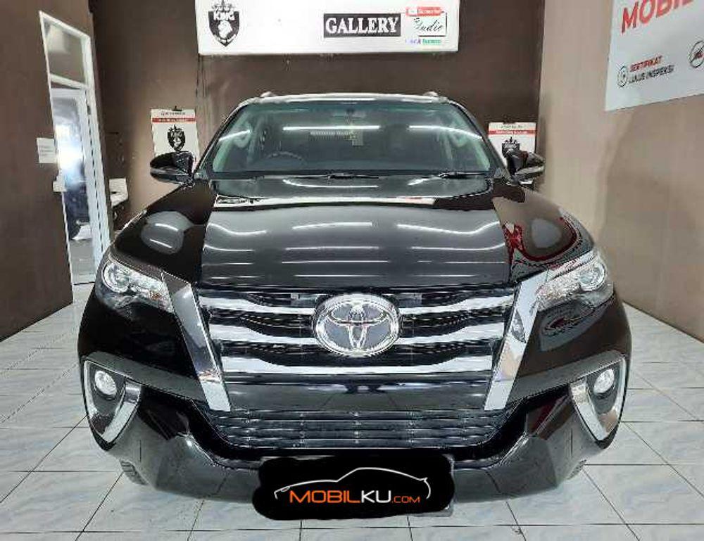 Mobil Toyota Fortuner 2016