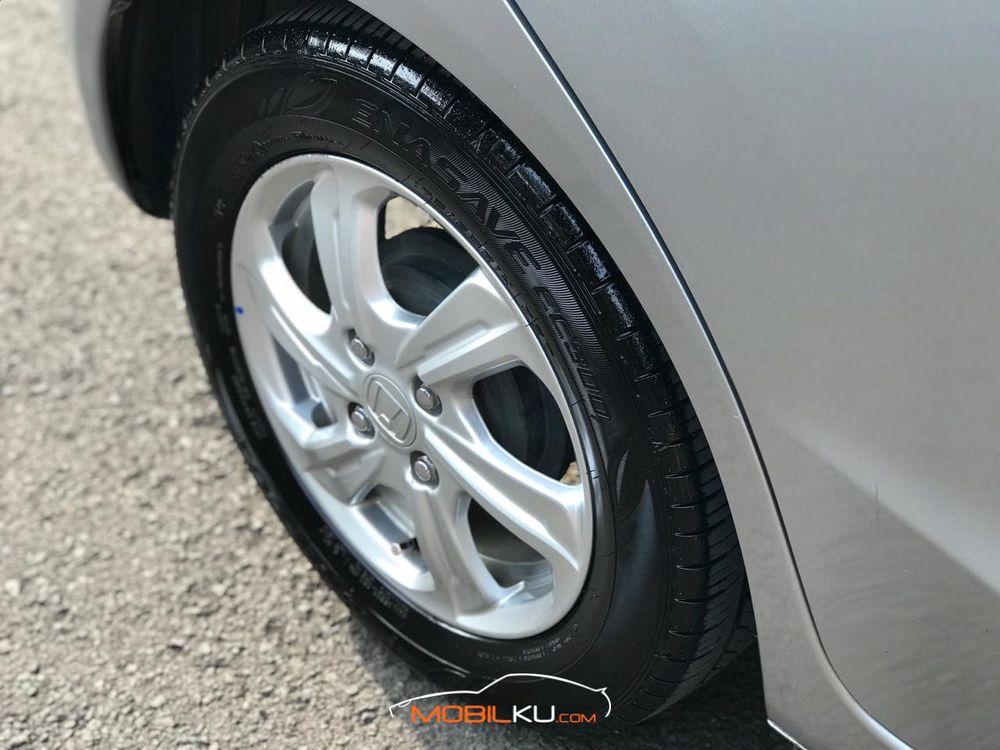 Mobil Honda Brio 2016