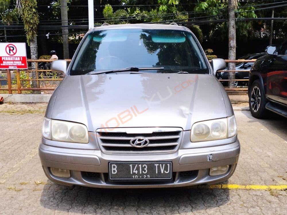Mobil Hyundai Trajet 2006